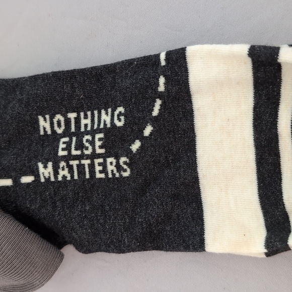 Men's NWT Blue Q Football Crew Socks Size 7-12 - Picture 4 of 8